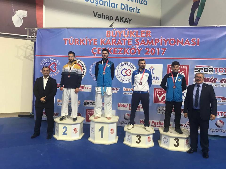 çer